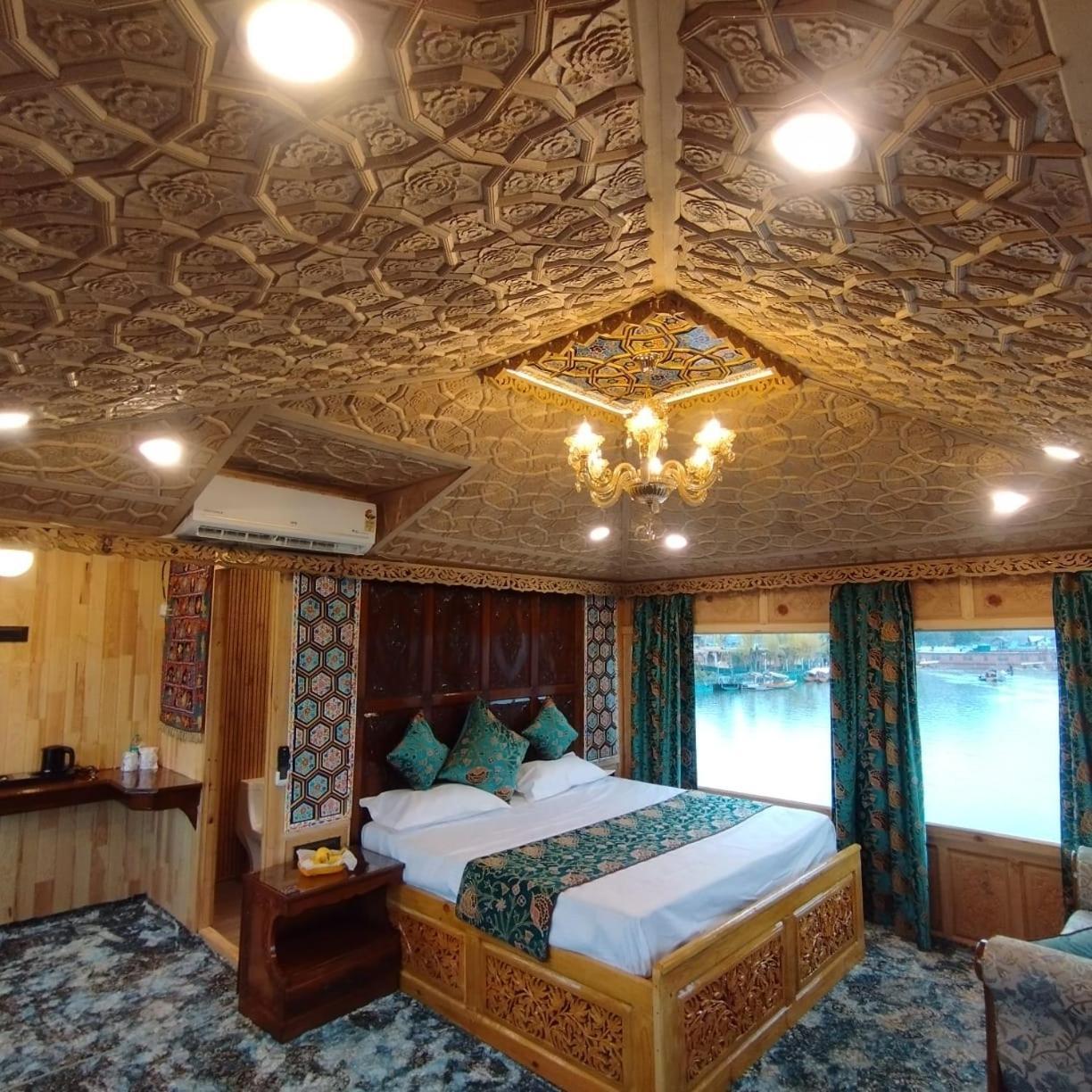 Hotel Houseboat Plato Excellence Srīnagar Exteriér fotografie